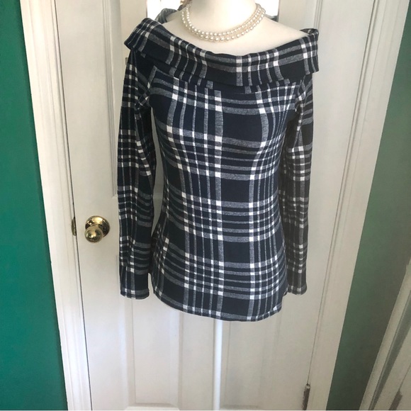 Banana Republic Navy Plaid Off the Shoulder top XS - Picture 5 of 6